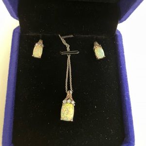 *** SOLD *** Opal earrings and necklace